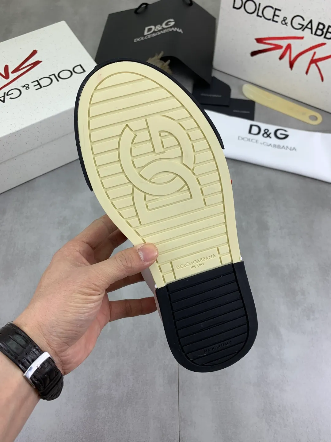 Men's shoes 💰P580💰 [New model] The latest hot style, top original quality, the official website synchronized with "DOLCE&GABBANA [Dolce & Gabbana] ~ High Quality." Effect Low-top casual DG men's shoes, loved by many celebrities, using high-end imported first-layer calfskin splicing logo design + cowhide feet, simple and elegant, perfectly interpreting the latest inspiration for shoes, integrating classics and fashion, luxury dreams, leading fashion Suitable for drivers, light and comfortable to drive, light and breathable for outdoor travel, high-end quality, trustworthy, 5️⃣color🉑️choice! Code number: 38-46
